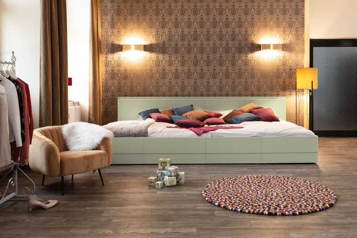 Familienbett Anemone in salbeigrün, erweitert zum XXL Bett in 360x200cm