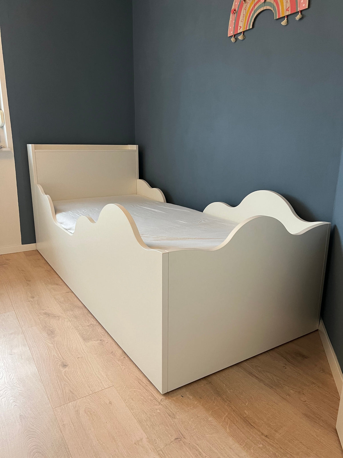 Vorderansicht vom Kinderbett "Wolke"